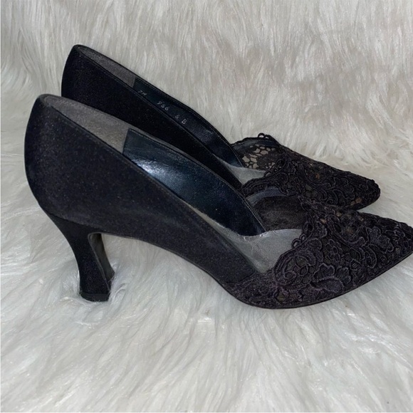 Vintage Stuart Weitzman Black Silk and Lace pumps, size 7 - Picture 7 of 9